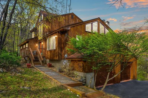 38 Ridgetop Dr, Tomkins Cove, NY, 10986-1647 | Card Image