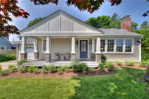 3 Tyler Point Rd, Barrington, RI, 02806-4423 | Card Image