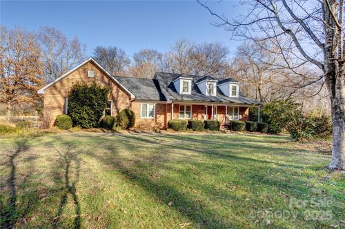 1230 Bennington Dr Nw, Concord, NC, 28027-8032 | Card Image