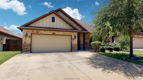 room-c-and-d-413 Hayes Ln, College Station, TX, 77845-6697 | Card Image