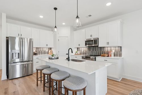 933 Watercourse Ct, Nashville, TN, 37214-3396 | Card Image