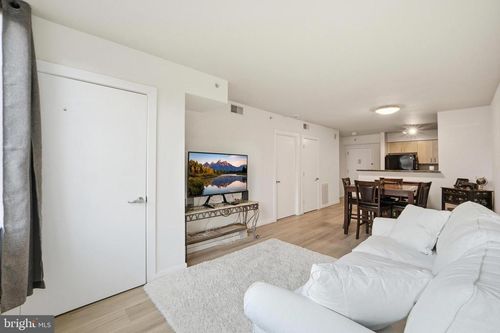 apt-216-1000 New Jersey Ave Se, WASHINGTON, DC, 20003-3315 | Card Image