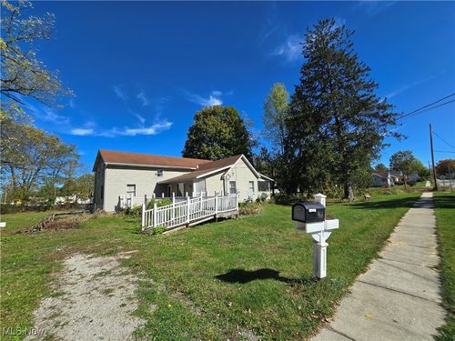 966 Oak St, Grafton, OH, 44044-1441 | Card Image