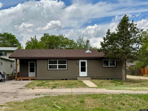 308 7th St, Saratoga, WY, 82331-5050 | Card Image