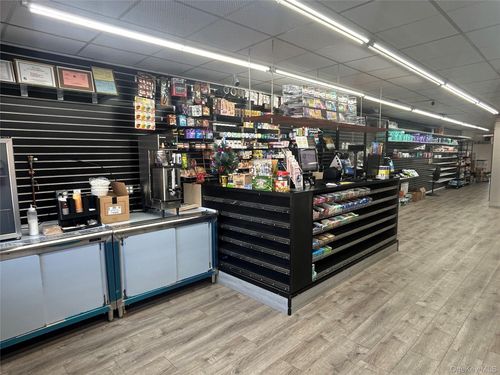 981 Hempstead Turnpike, Hempstead, NY, 10010 | Card Image