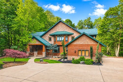 132 Twin Oaks Ln, Trafford, PA, 15085-9787 | Card Image
