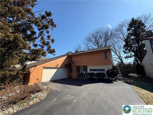 3034 W Whitehall St, Allentown, PA, 18104-3867 | Card Image