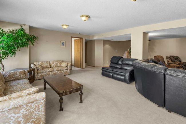 123 Scenic Ridge Court Nw, Home with 4 bedrooms, 3 bathrooms and 4 parking in Calgary AB | Image 30