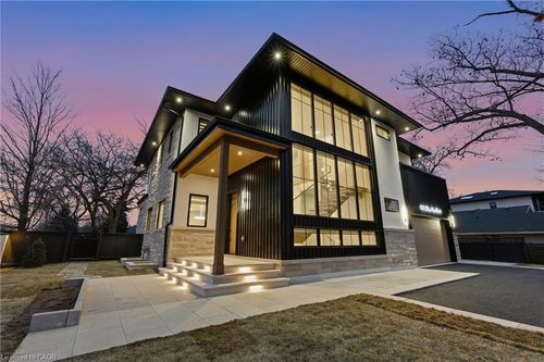 427 Pine Cove Rd, Burlington, ON, L7N1W4 | Card Image