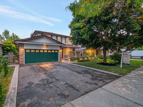 2215 Springfield Crt, Mississauga, ON, L5K1V3 | Card Image