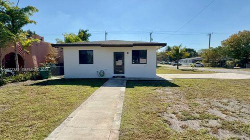 800 Jann Ave, Opa-Locka, FL, 33054-3322 | Card Image