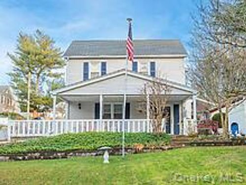 119 Cross St, Locust Valley, NY, 11560-1541 | Card Image