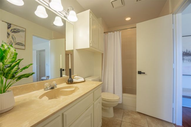 Primary bathroom | Image 12