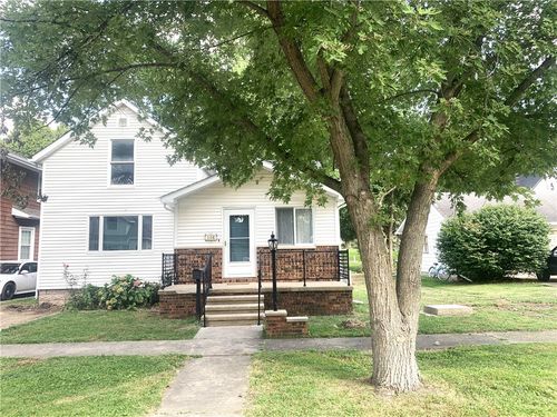 106 Vine St, Pana, IL, 62557-1461 | Card Image