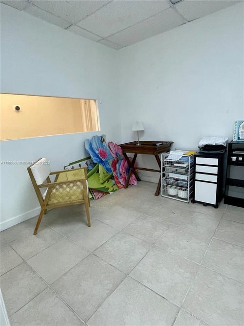206-18319 W Dixie Hwy, North Miami Beach, FL, 33160-2071 | Card Image