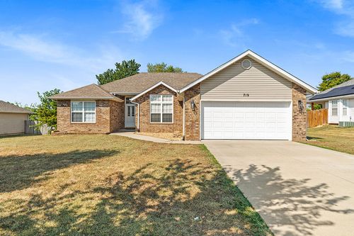 719 Shelley St, Willard, MO, 65781-7275 | Card Image
