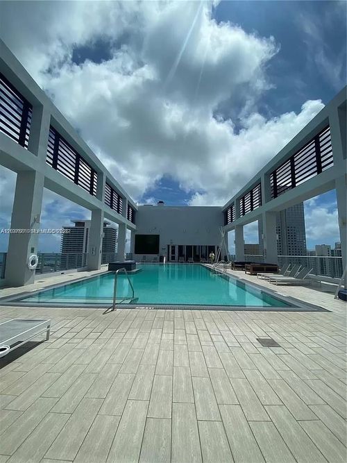 2405-151 Se 1st St, Miami, FL, 33131-1451 | Card Image