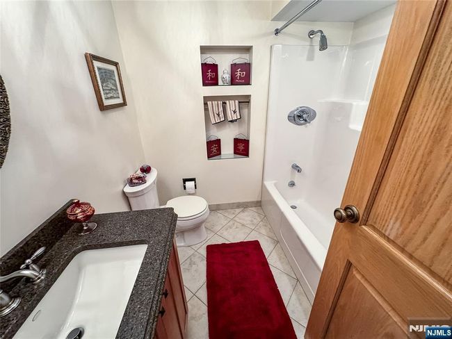 140 Euclid Ave, Condo with 2 bedrooms, 2 bathrooms and null parking in Hackensack NJ | Image 11