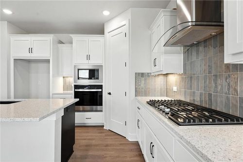 1705 Nw 105th Ter, Kansas City, MO, 64155-1648 | Card Image