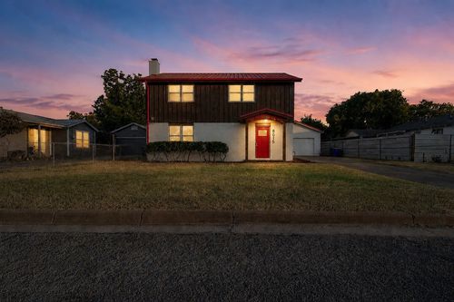 8615 Ronnie St, White Settlement, TX, 76108-1523 | Card Image
