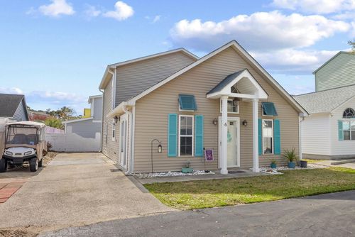 829 9th Ave, North Myrtle Beach, SC, 29582-3488 | Card Image