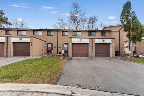 295 Fleetwood Cres, Brampton, ON, L6T2E7 | Card Image