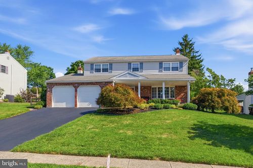 2429 Oakland Dr, Norristown, PA, 19403-2646 | Card Image