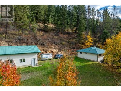 4324 Highway 3 A, House other with 3 bedrooms, 2 bathrooms and 2 parking in Wynndel BC | Image 2