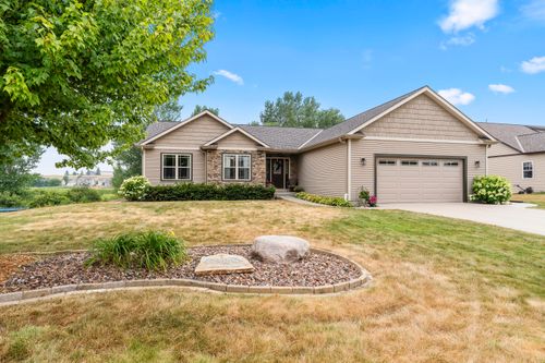 N8295 Pritchard Farm Rd, Ixonia, WI, 53036-9480 | Card Image