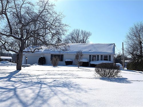 3 Rockford Ln, Fairport, NY, 14450-1118 | Card Image