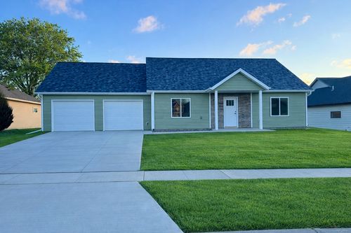 2164 Marvs Ln Ne, Stewartville, MN, 55976-2808 | Card Image