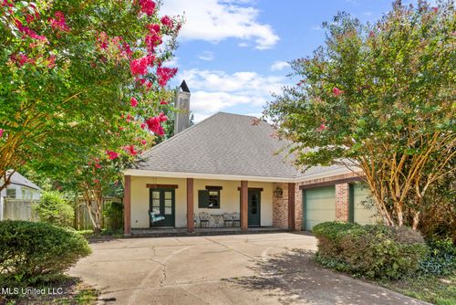 11 Pear Orchard Park, Jackson, MS, 39211-2810 | Card Image