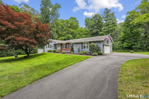 3 Linda Dr, Danbury, CT, 06811-3405 | Card Image