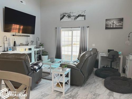 1309 E 12th St N, Newton, IA, 50208-1809 | Card Image