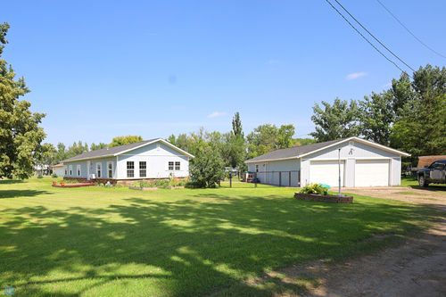 308 8th Ave, Reynolds, ND, 58275-4022 | Card Image