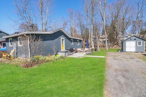 10 Locust Rd, Brewster, NY, 10509-1704 | Card Image