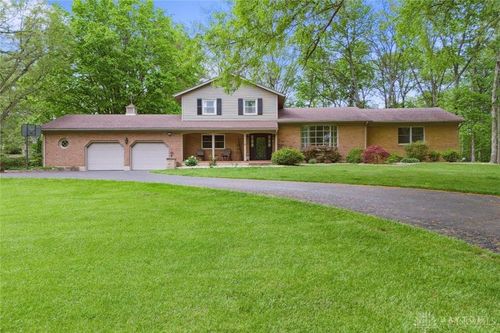 106 Newkirk Dr, Hillsboro, OH, 45133-8561 | Card Image