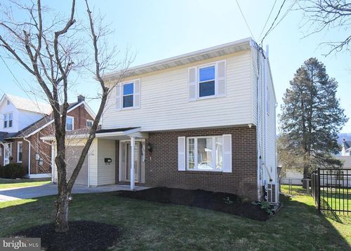 742 Walnut St, EMMAUS, PA, 18049-2012 | Card Image