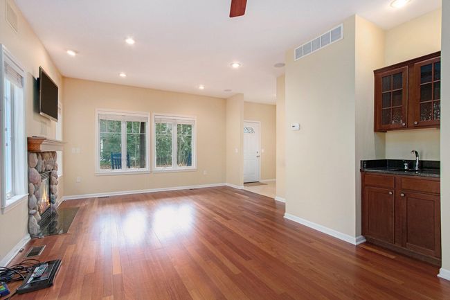 35 3 Rd St, House other with 4 bedrooms, 3 bathrooms and null parking in South Haven MI | Image 6