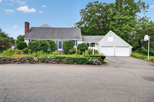 8 Marion Ave, Andover, MA, 01810-3907 | Card Image
