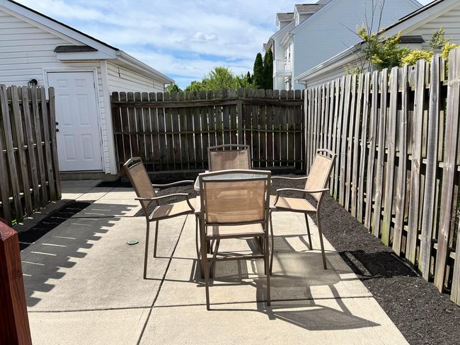 725 Lazelle Rd, Condo with 1 bedrooms, 2 bathrooms and null parking in Westerville OH | Image 34