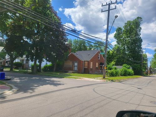 7445 Warwick St, Detroit, MI, 48228-4501 | Card Image