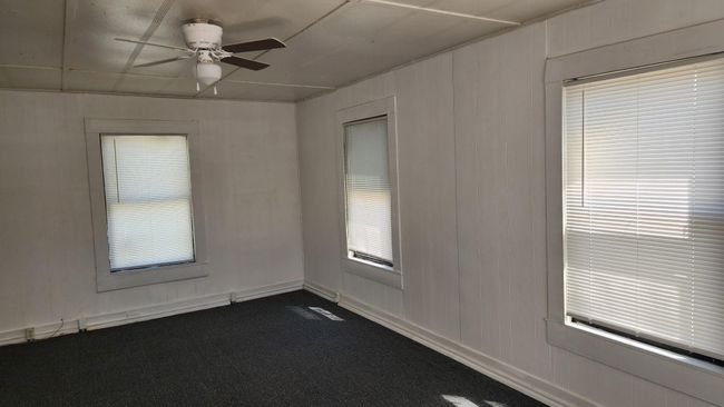 409 N Avenue D, Home with 2 bedrooms, 1 bathrooms and null parking in Waelder TX | Image 7