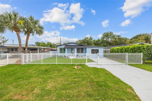 2520 Nw 108th St, Miami, FL, 33167-3440 | Card Image