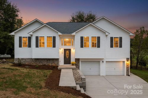 4786 Thoreau Dr, Conover, NC, 28613-8484 | Card Image