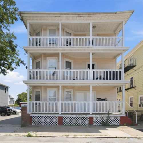 17 Marietta St, Providence, RI, 02904-2308 | Card Image