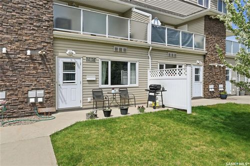 705-1022 Hampton Cir, Saskatoon, SK, S7R0K3 | Card Image