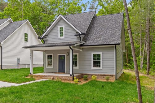 2127 Oak St, Signal Mountain, TN, 37377-1357 | Card Image