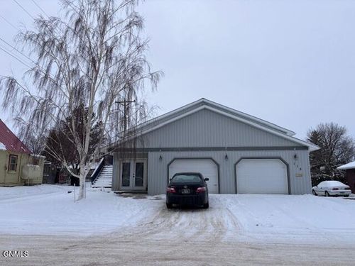 115 Broadmore St, Plentywood, MT, 59254-1910 | Card Image