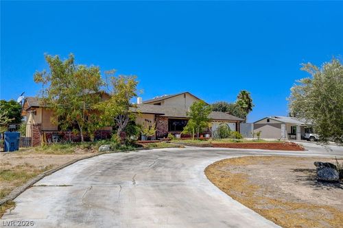8069 Red Barn Dr, Las Vegas, NV, 89123-2006 | Card Image